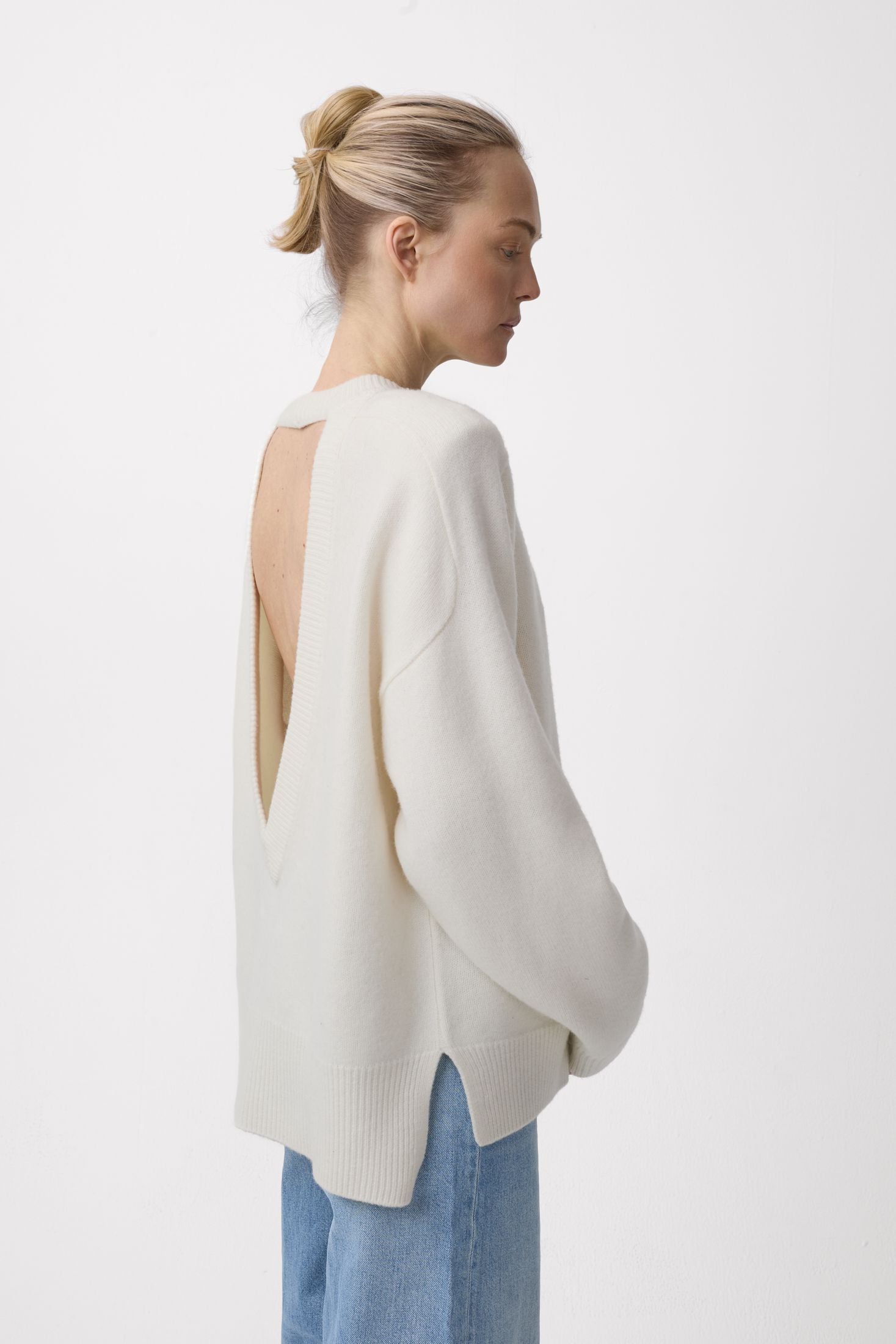 Dive Open Back V Sweater