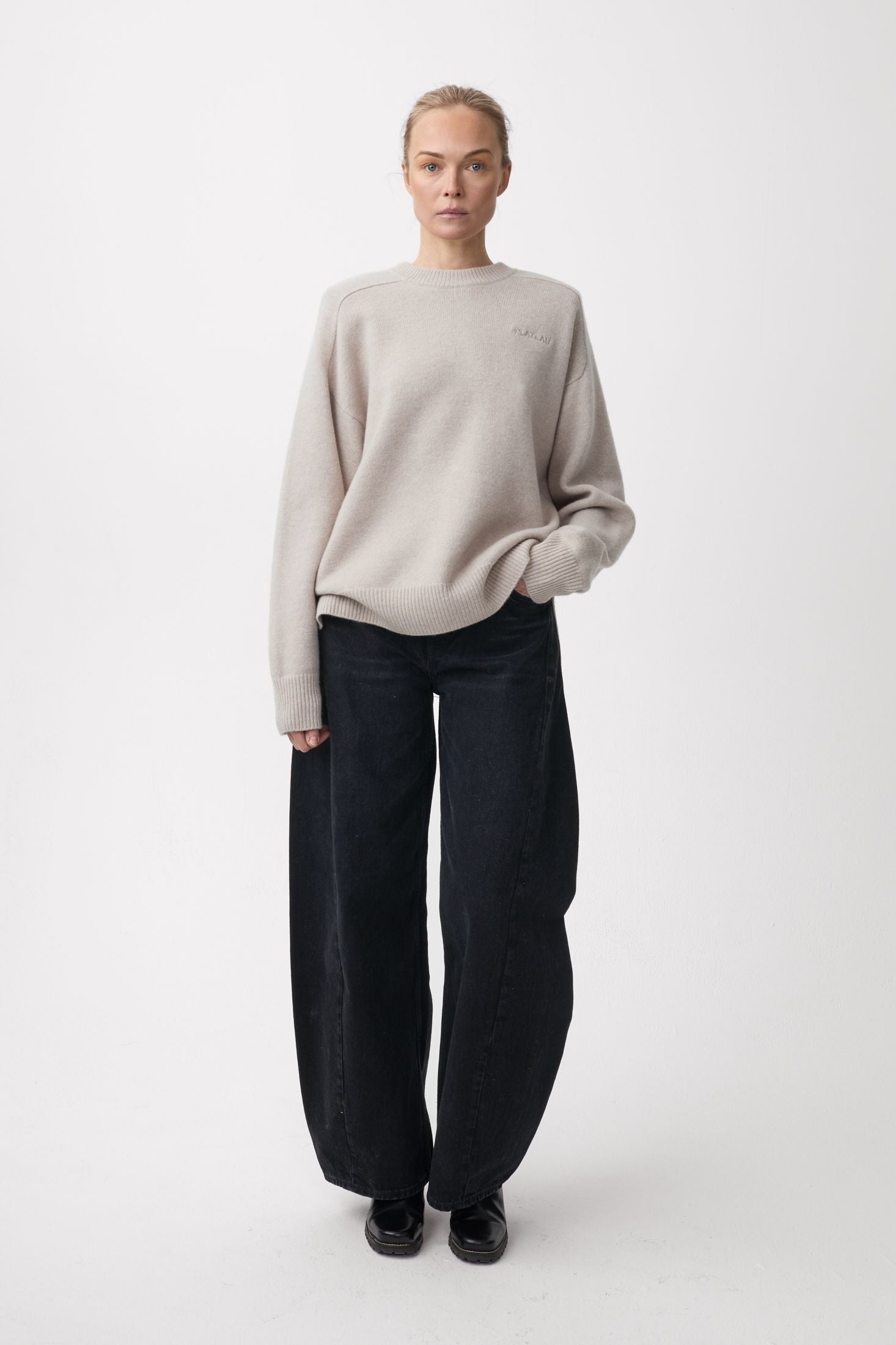 Dive Open Back V Sweater