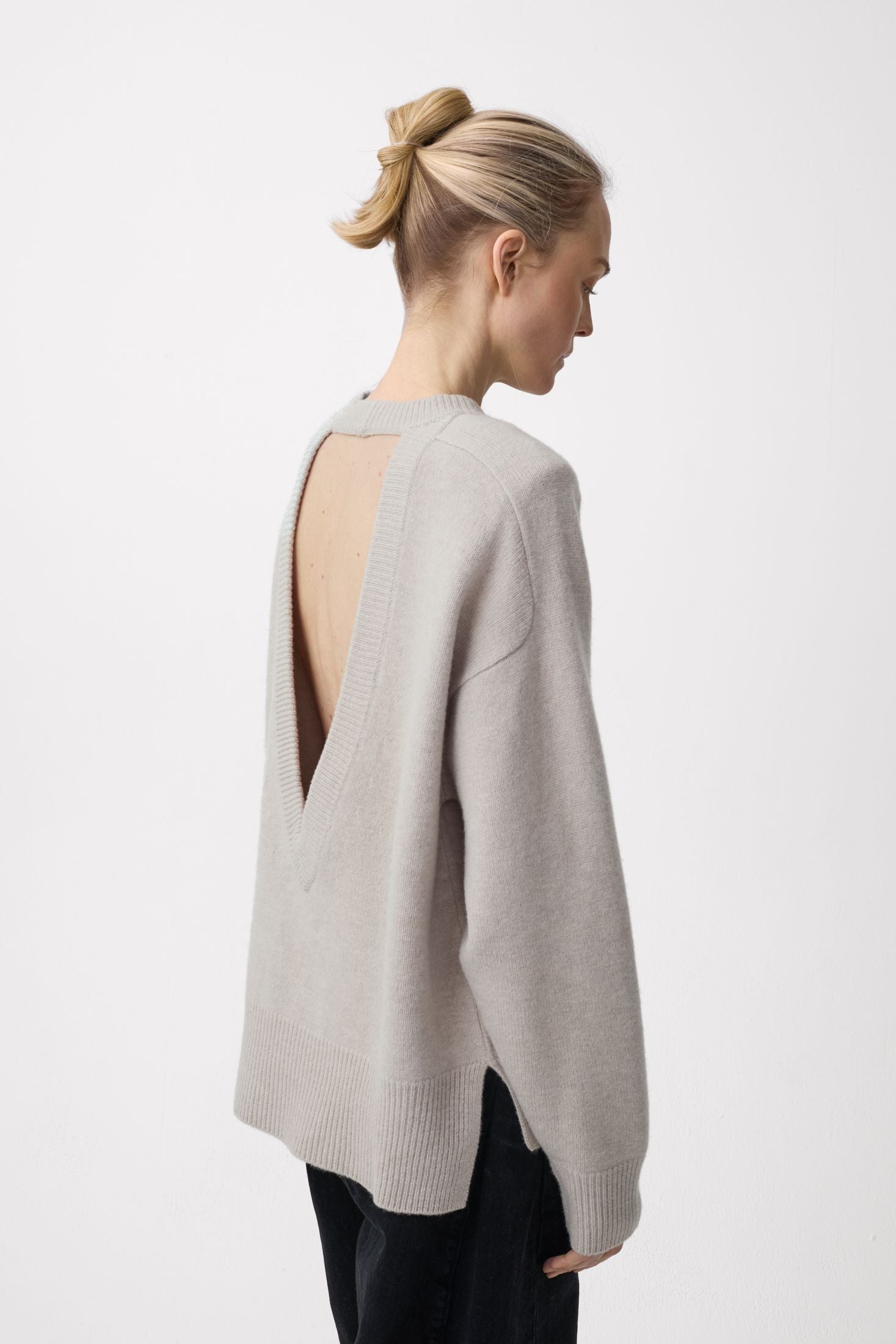 Dive Open Back V Sweater